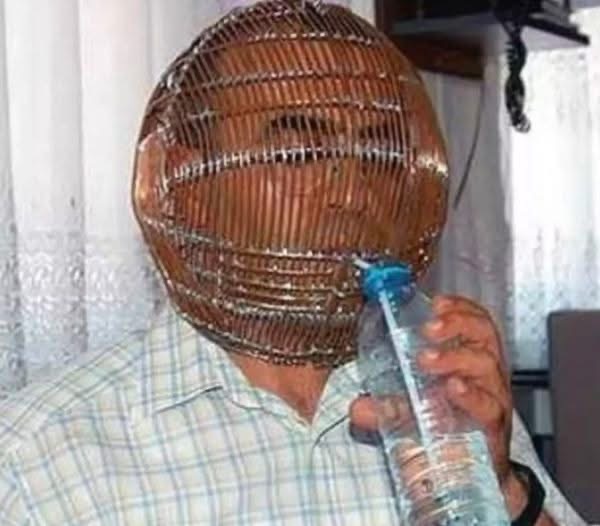 Man put his head in a cage and only gave the key to his wife. The reason may surprise you