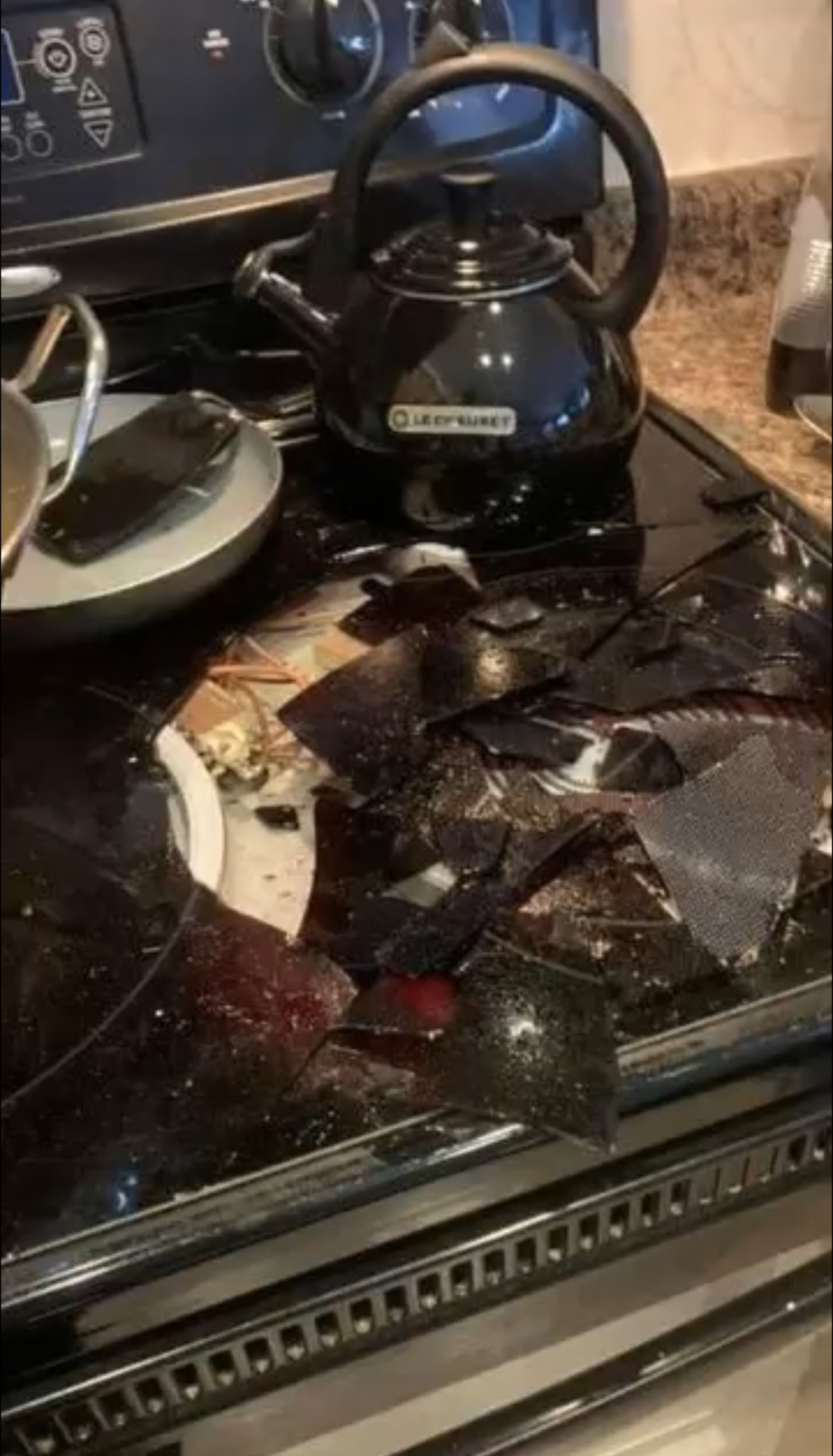 7 Dangerous Glass Stovetop Habits You Should Never Make