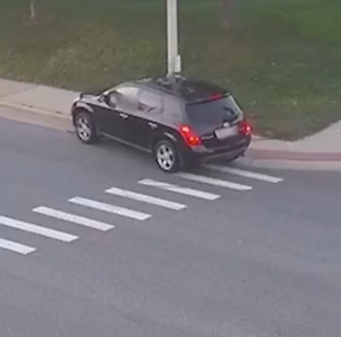 Sheriff’s Quick Action Saves Choking Woman at Crosswalk