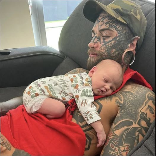 24-year-old dad, whose body is completely covered with more than 200 tattoos, removed…
