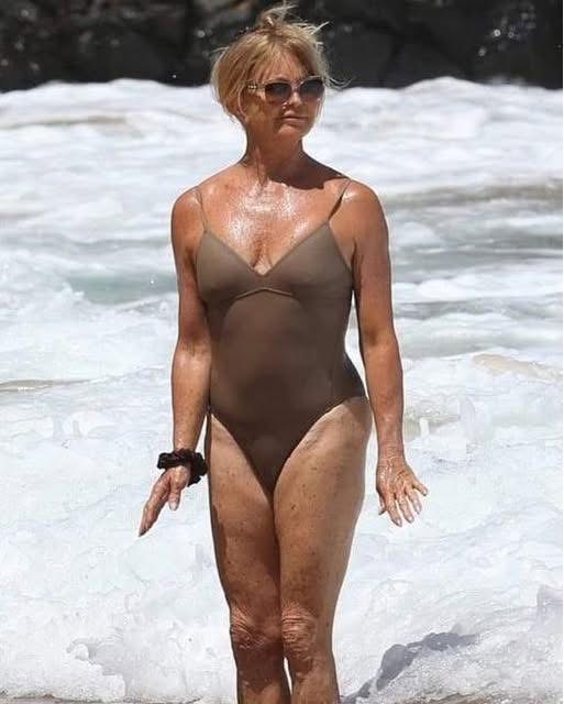 Goldie Hawn vacation pictures in swimsuit spark comments