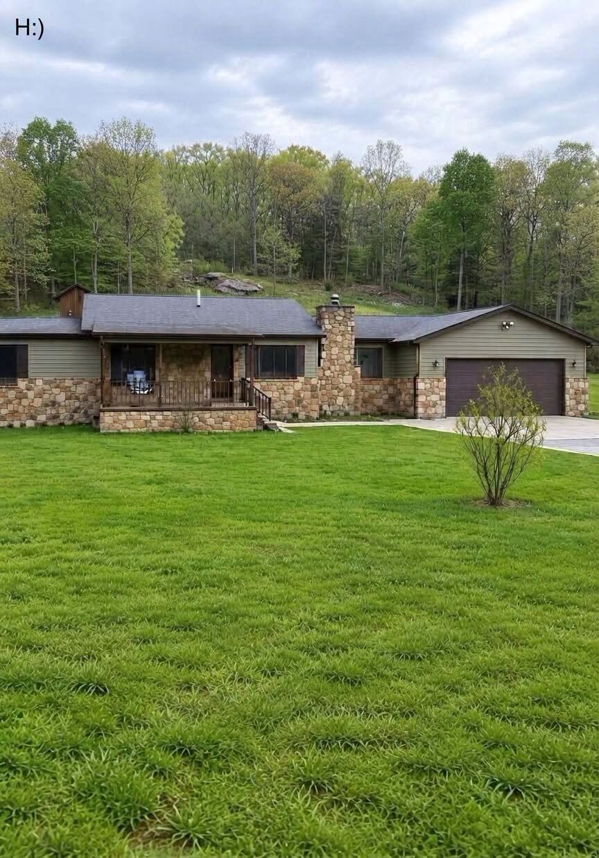 Step Inside This Charming Country Home Thatโs Ready for a New Family