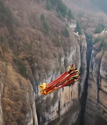 When the Earth Cracked Beneath Their Feet: The Canyon Collapse Tragedy